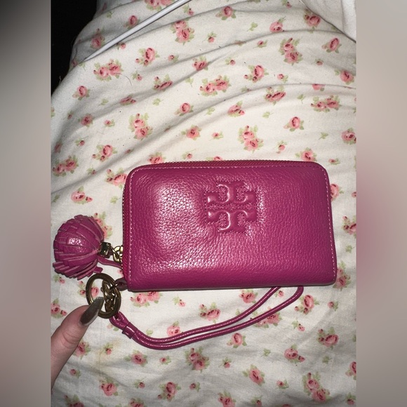 Tory Burch Handbags - Tori Burch Wristlet